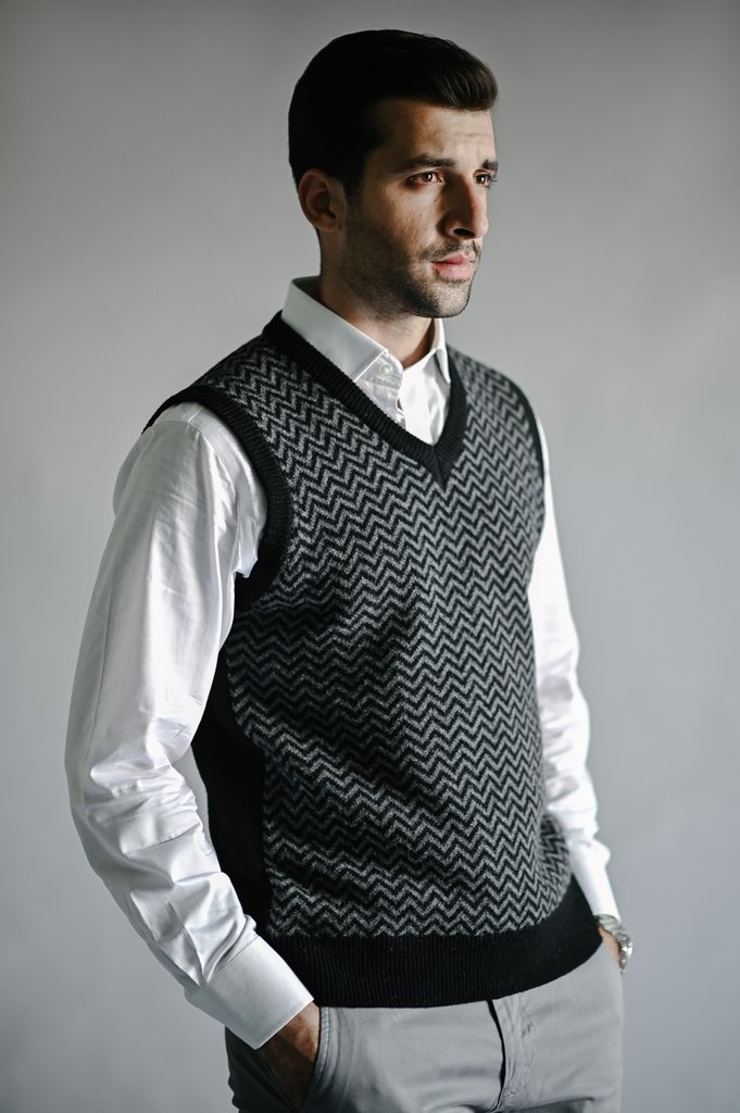 Lambs Wool Designer Sleeve Less Sweater-BLACK